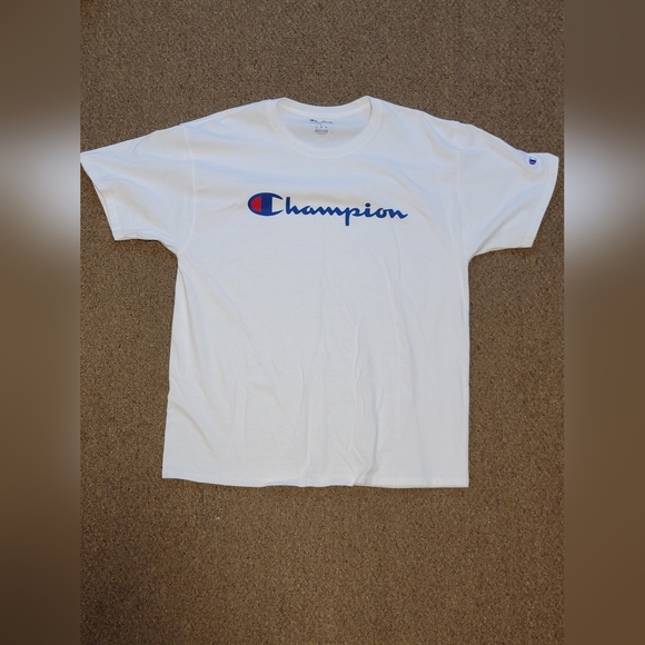 Champion Short Sleeve T-shirt - Picture 1 of 4